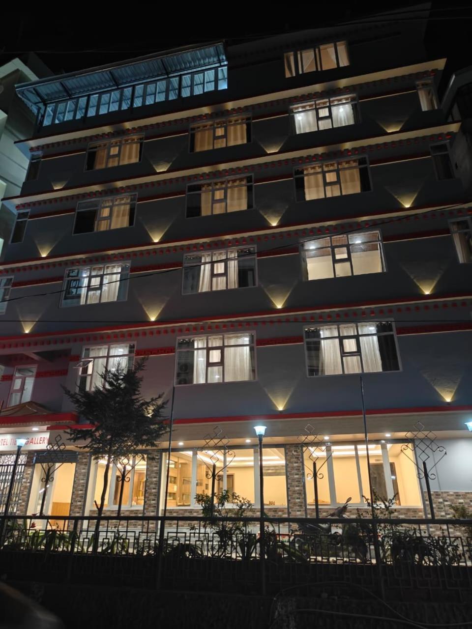 Hotel Tibet Gallery Гангток Экстерьер фото